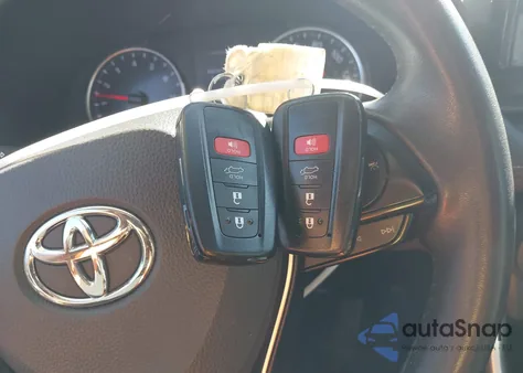 2021 Toyota Rav4 Xle Premium z USA, uszkodzony, nr VIN 2T3C1RFVXMW184351